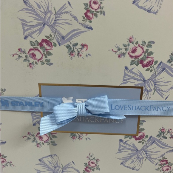 Stanley x LoveShackFancy NIB Quencher Tumbler 20 oz Rosa Beaux Blue Rare New - Picture 3 of 6